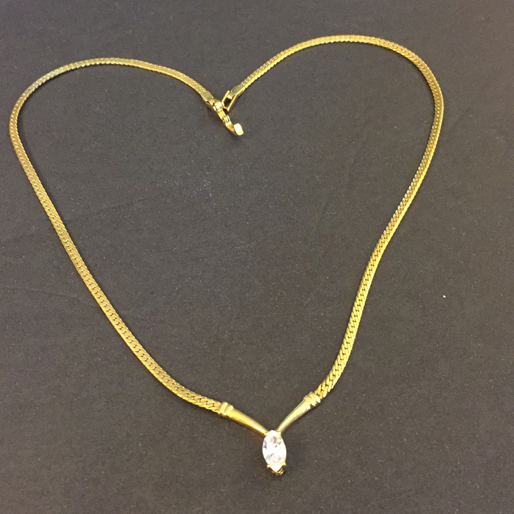 Avon goldtone necklace